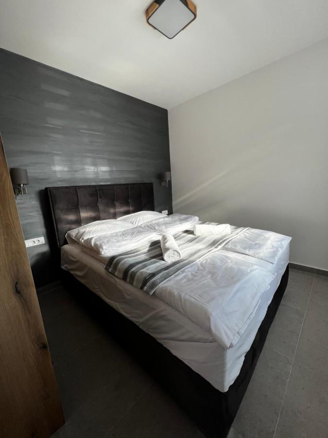 Ortak Apartment *